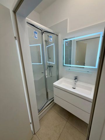 Erstbezug nach Sanierung – moderne 2-Zimmer-Wohnung mit neuer Küche - Foto 5