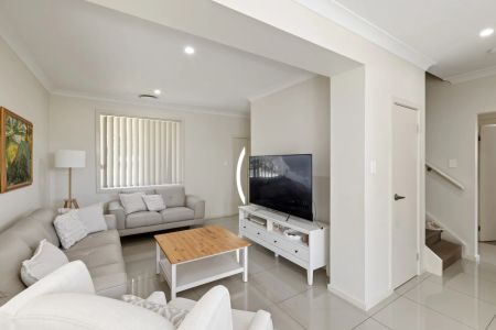 Unit 5/19 Moonstone Drive, - Photo 2