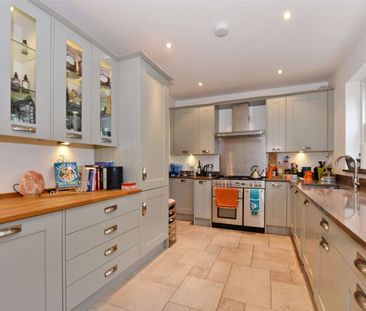 Beautifully presented cottage in lovely village - Photo 4