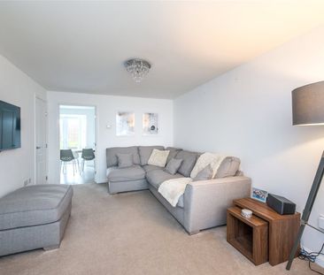 3 bedroom semi-detached house to rent - Photo 5