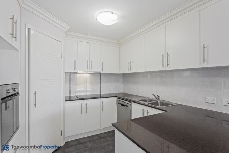 2/16 High Court Drive, 4350, Wilsonton Heights Qld - Photo 4