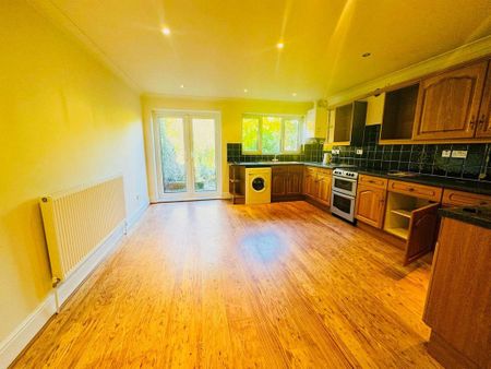 2 bedroom terraced house to rent - Photo 4