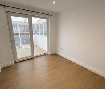 3 bedroom bungalow to rent - Photo 2