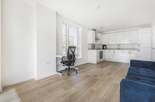 1 bedroom in a house share to rent - Photo 1