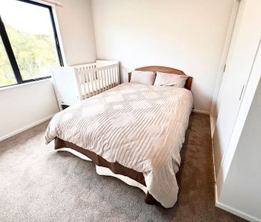 Stylish 3BR New Lynn Haven w/ Balcony! - Photo 1