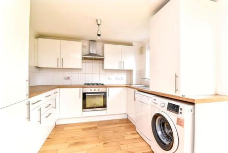 3 bedroom semi-detached house to rent - Photo 4