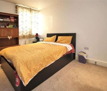 Woking, Surrey, GU22 - Photo 4