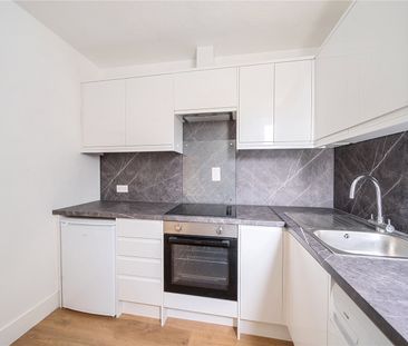 St. Albans Crescent, N22, London - Photo 4