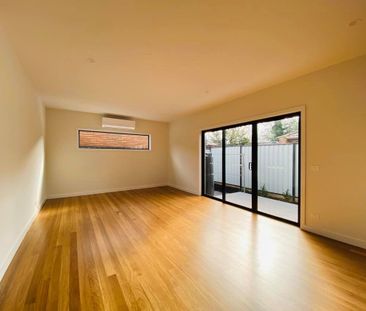 3/98 Barry Street, Reservoir VIC 3073 - Photo 1