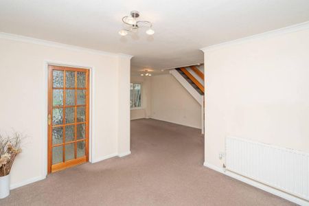 3 bedroom terraced house to rent - Photo 3