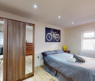 Studio to rent - Photo 6