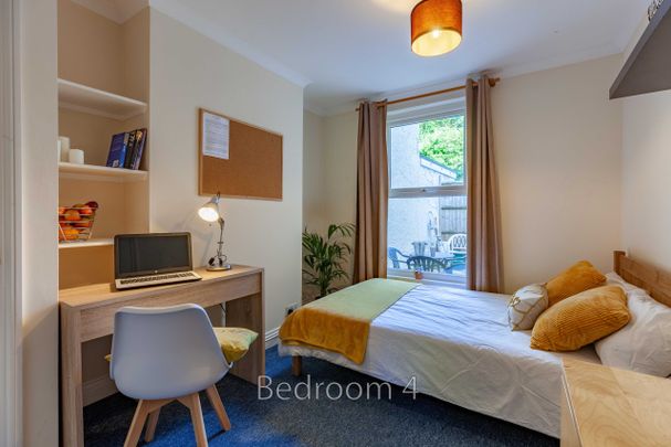 Room 1 - Photo 1