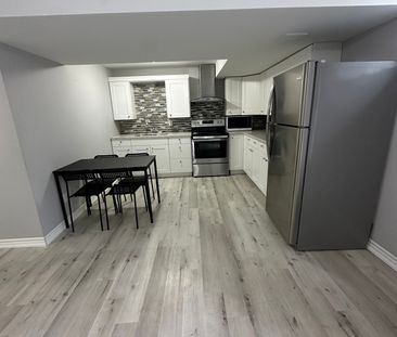 For Lease - 287 Sixteen Mile Drive, Oakville, Ontario - Photo 2