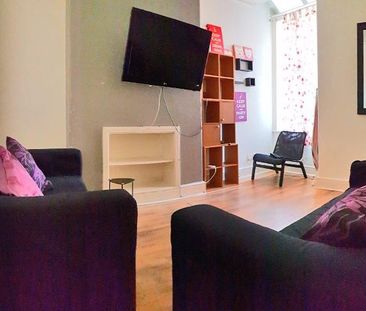 4 bedroom terraced house to rent - Photo 1