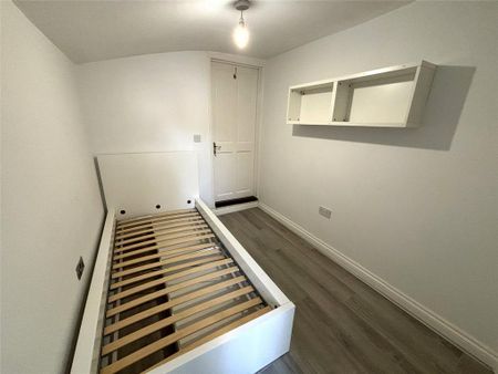 3 bedroom terraced house to rent - Photo 4