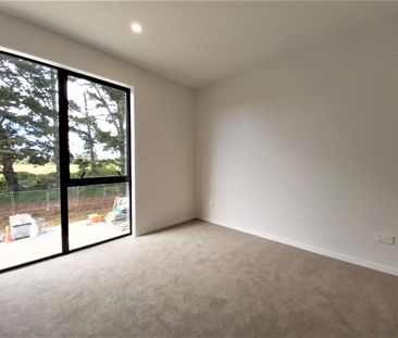 3 Bdrm Townhouse with 1 Car Park - Photo 2