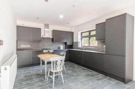Sweeps Lane, Orpington, BR5 - Photo 5