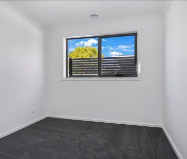 Modern & Low Maintenance - Photo 1