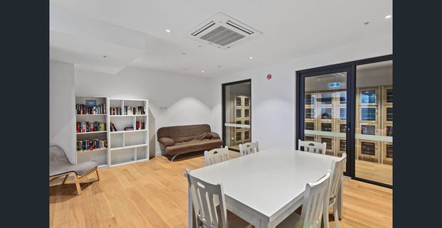 City Haven! - Photo 1