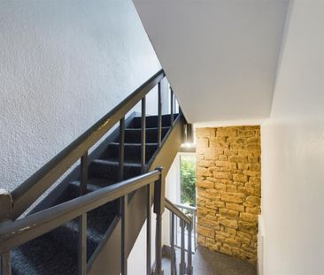 4 bedroom private hall to rent - Photo 1