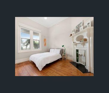 Cosmopolitan Living At It's Finest - Photo 4