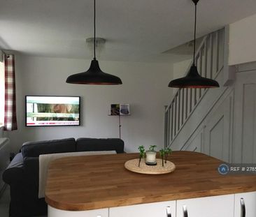 2 bedroom end of terrace house to rent - Photo 1