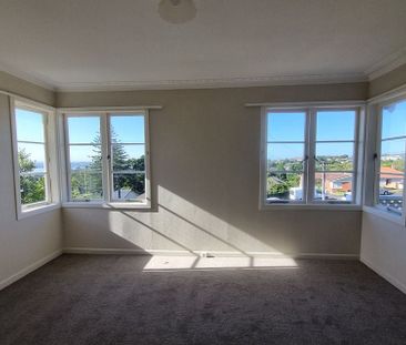 3 bedroom, ideal location with large outdoor space - Photo 6