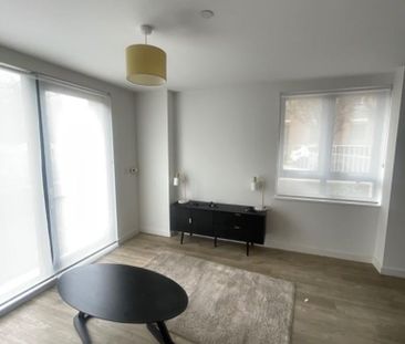 3 bedroom ground floor maisonette to rent - Photo 3