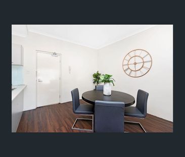 Location Location! - Photo 3