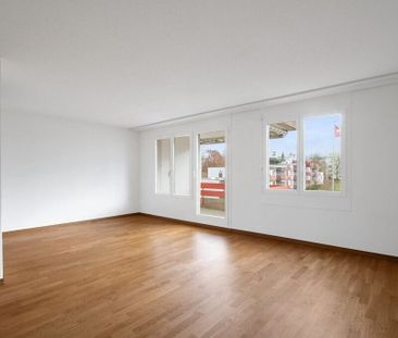 quartier résidentiel ensoleillé dans un environnement adapté aux en... - Photo 1