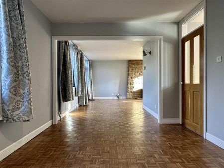 4 bedroom detached house to rent - Photo 2