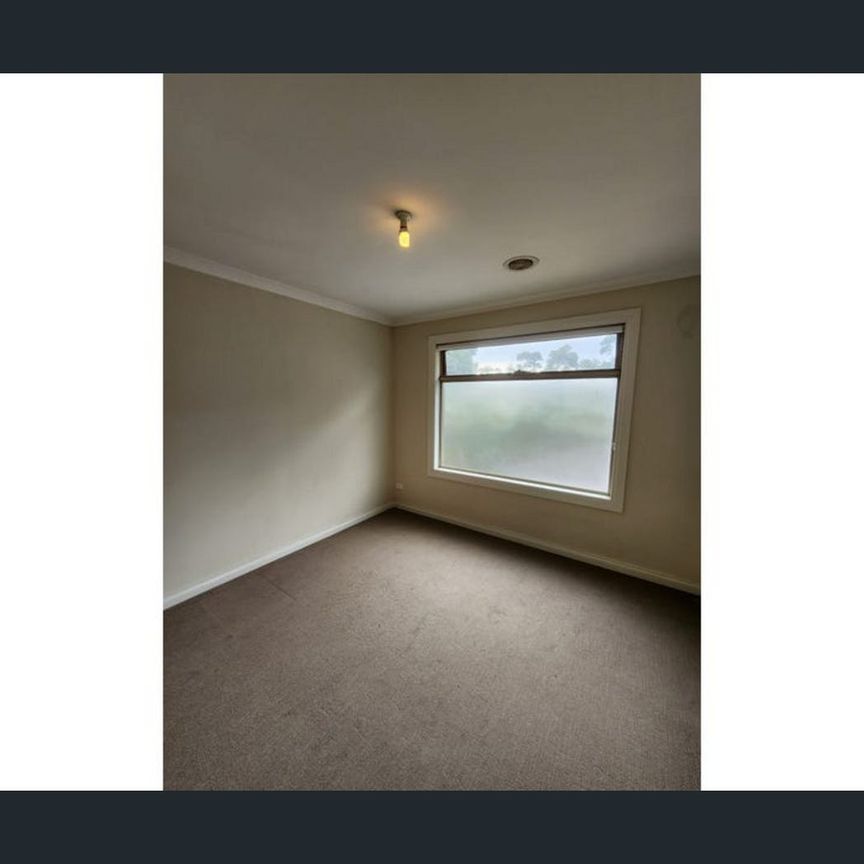 3/133 Augustine Terrace, Glenroy, Vic 3046 - Photo 1
