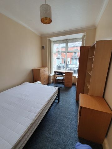 10 TEIGNMOUTH ROAD - Photo 2