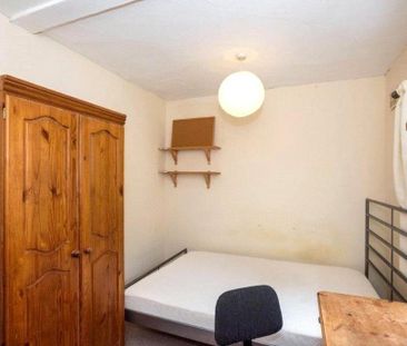 4 bedroom terraced house to rent - Photo 2