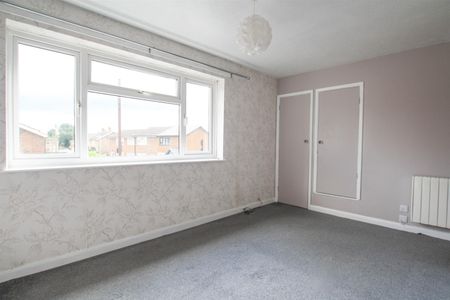 Spruce Avenue Ormesby, Great Yarmouth - Photo 3