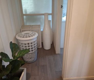 Private and sunny one bedroom unit - Photo 1