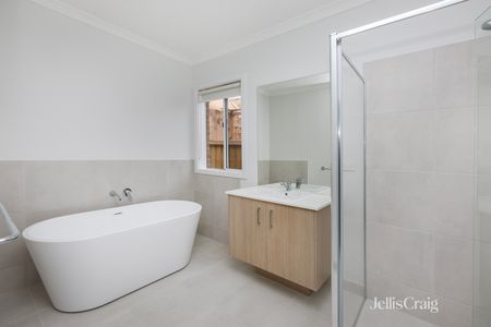 11 Twain Road, Mambourin VIC 3024 - House For Rent | Domain - Photo 4