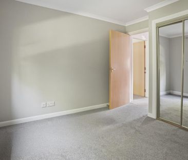 2 bedroom ground floor flat to rent - Photo 1