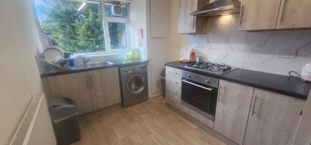 2 Bed - 34a Ash Grove, Hyde Park, Leeds - LS6 1AY - Student - Photo 4