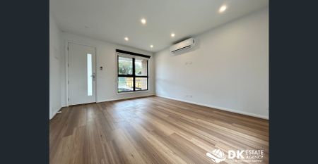 Stunning 4 bedroom Townhouse - Photo 4