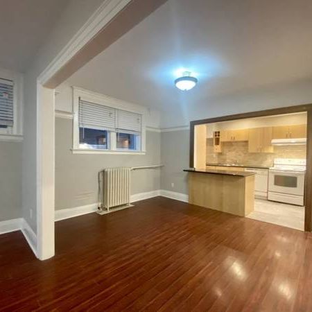 341 ST. CLAIR AVE. W. #A - SPACIOUS 3BED/1BATH, PRIME LOCATION! - Photo 1