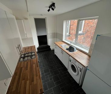 5 bedroom maisonette to rent - Photo 1
