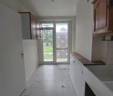 Location Appartement 4 pièces 66m² MONT ST AIGNAN 76130 - Photo 2