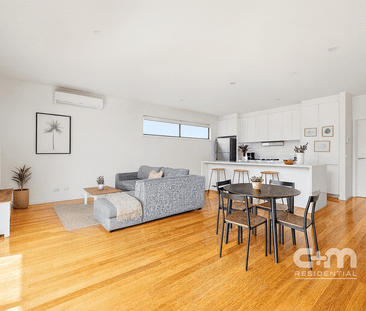 Three bedrooms, three bathrooms, all yours! - Photo 1