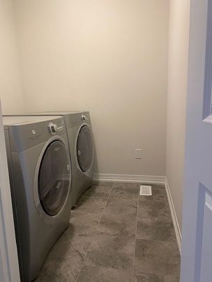 For Lease - 109 Yale Drive, Hamilton, Ontario - Photo 1