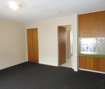 Bottom floor Flat - Photo 2