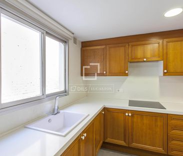 Pleasant 2-bedroom penthouse with terrace for rent in Pla del Real - Photo 6