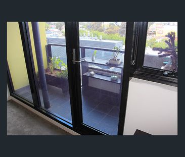 404/240 Barkly Street, Footscray, Vic 3011 - Photo 6