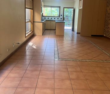 Modern Family Duplex in Prime Location - Photo 4