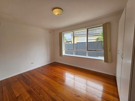 81 Patrick Street, Oakleigh East VIC 3166 - House For Rent | Domain - Photo 3
